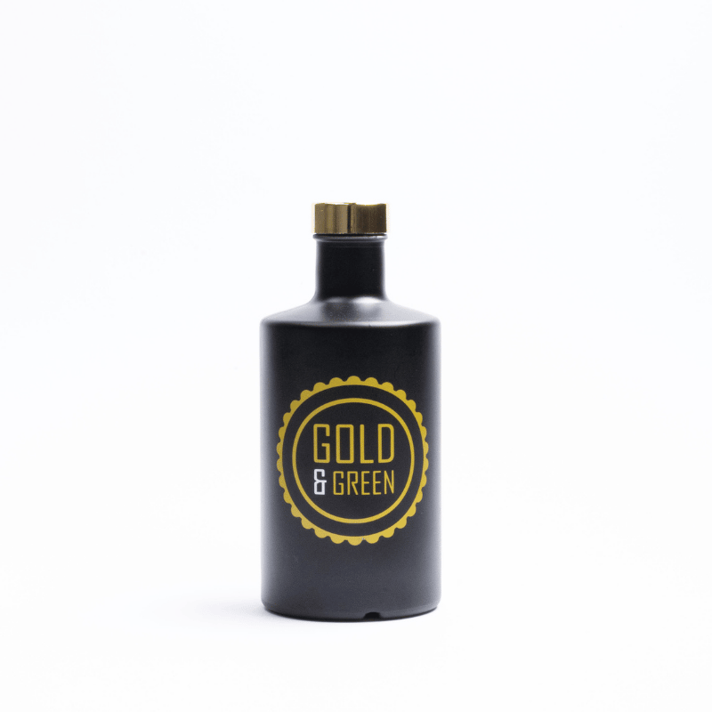 Bottiglia di vetro nero con logo oro e verde Esempio di prodotto: bottiglia di vetro nero stampata con logo Gold & Green