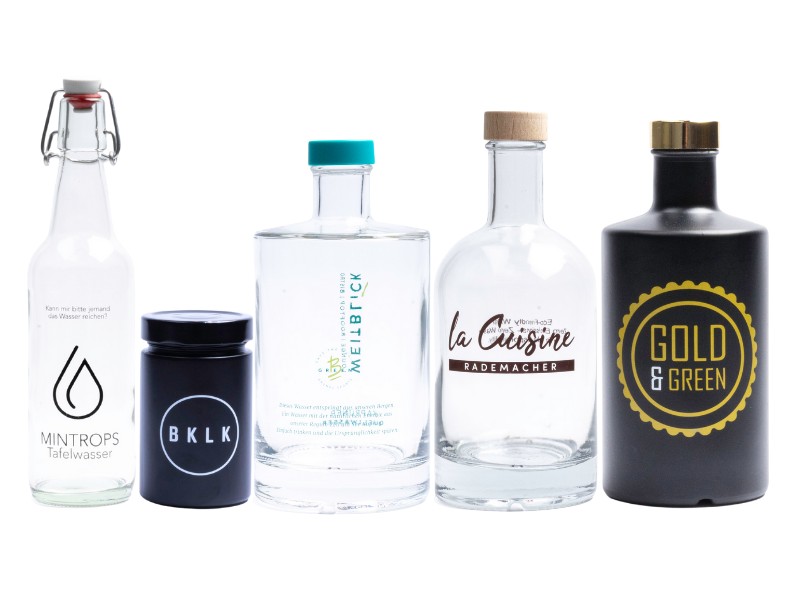 Esempio di prodotto: bottiglie raffinate e stampate con vari loghi e design